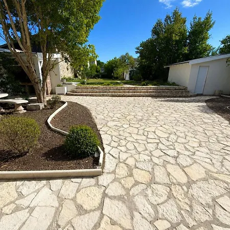 Charming House With Garden And Parking *